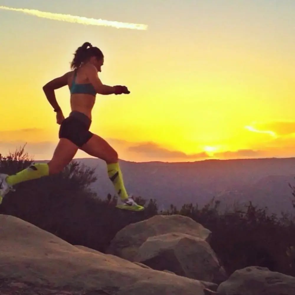 Female Athlete_Running_1000 x 1000px